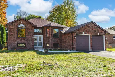 Detached in Wasaga Beach
