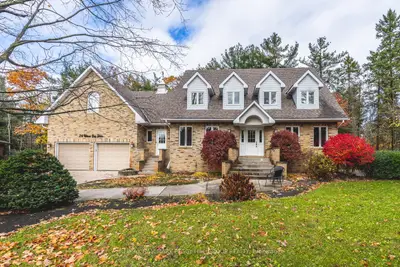 Detached in Springwater