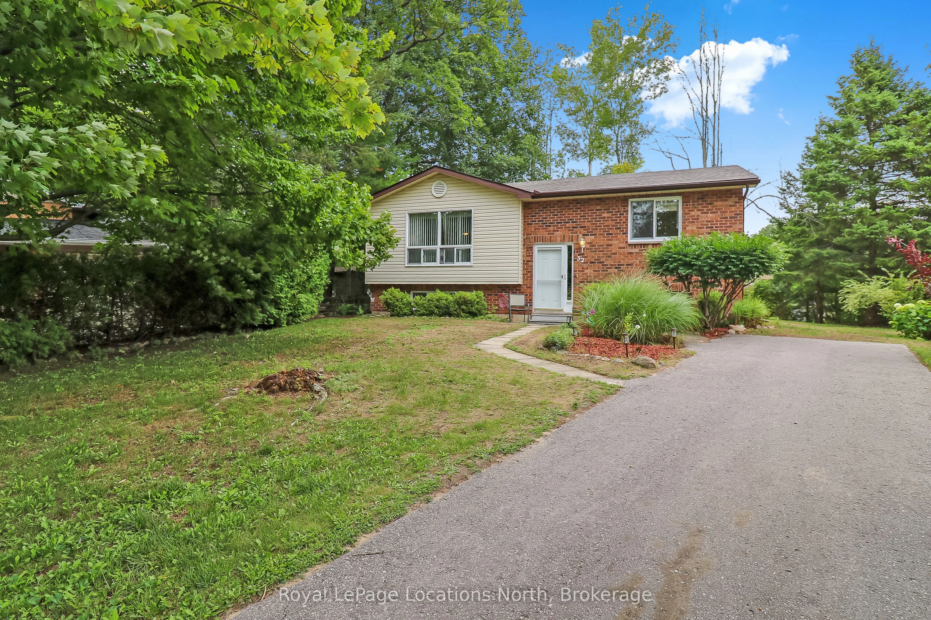 32 Lisbon Court, Wasaga Beach, ON L9Z 1L2