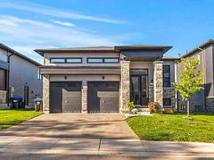 100 Berkely Street Lower, Wasaga Beach, ON L9Z 2N6