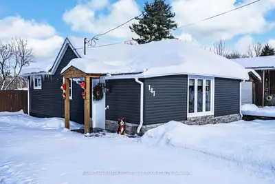 Detached in Penetanguishene