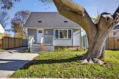 11 Newton Street, Barrie, ON L4M 3N2