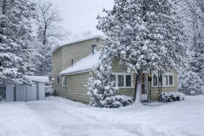 15 Sylvan Avenue, Wasaga Beach, ON L9Z 1T3