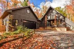 10 Slalom Drive Suite, Oro-Medonte, ON L0K 1N0