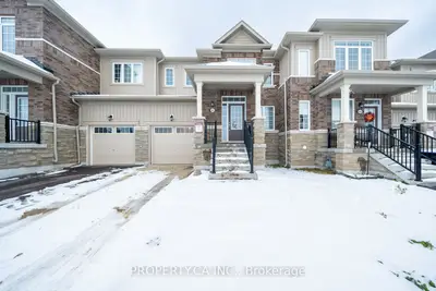 Att/Row/Townhouse in Wasaga Beach