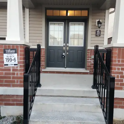 Att/Row/Townhouse in Barrie