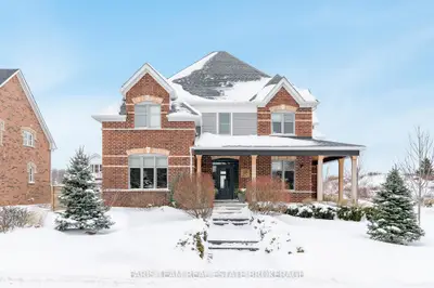 Detached in Clearview