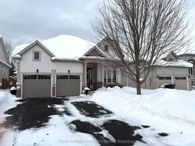 Detached in Wasaga Beach