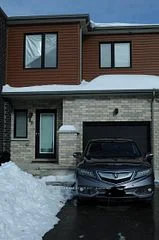 Att/Row/Townhouse in Barrie