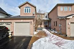 Att/Row/Townhouse in Barrie