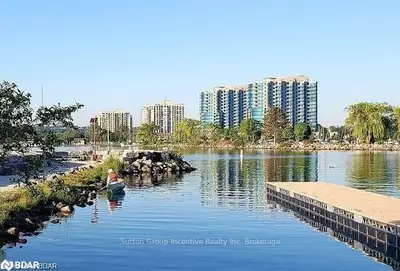 37 Ellen Street 811, Barrie, On L4n 6g2