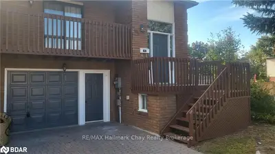 48 Porritt Street Upper, Barrie, ON L4N 6Y3