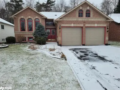 19 TIMBERLAND Crescent, Wasaga Beach, ON L9Z 1G7