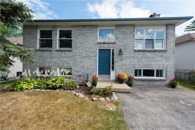 17 GLEN ETON Road, Wasaga Beach, ON L9Z 1E6
