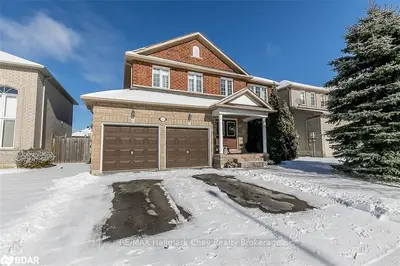 12 IMPERIAL CROWN Lane, Barrie, ON L4N 0T4