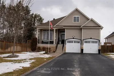 67 MEADOWOOD Drive, Wasaga Beach, ON L9Z 3B9