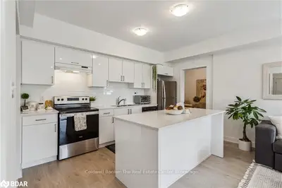8 CULINARY LANE Lane 405, Barrie, ON L9J 0T2
