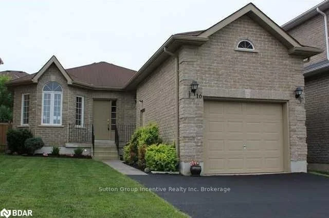 16 BATTEAUX Street Lower, Barrie, ON L4N 2J3