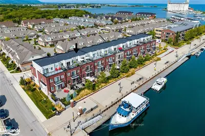 31 Emerson Mews, Collingwood, On L9y 2x4