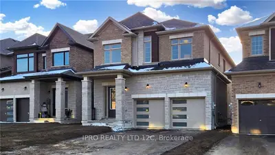 Detached in Springwater