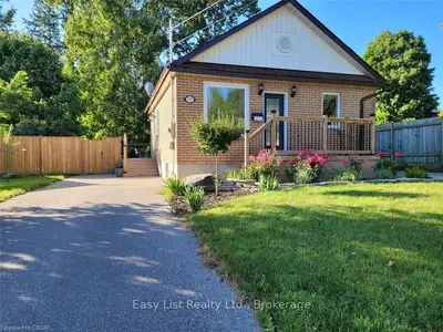 Detached in Midland
