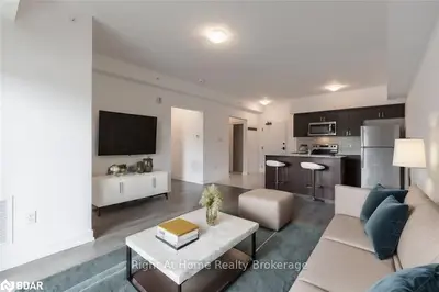 Condo Apartment in Barrie