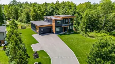 Detached in Ramara