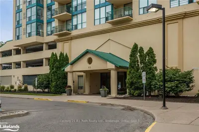 65 Ellen Street 305, Barrie, On L4n 3a5