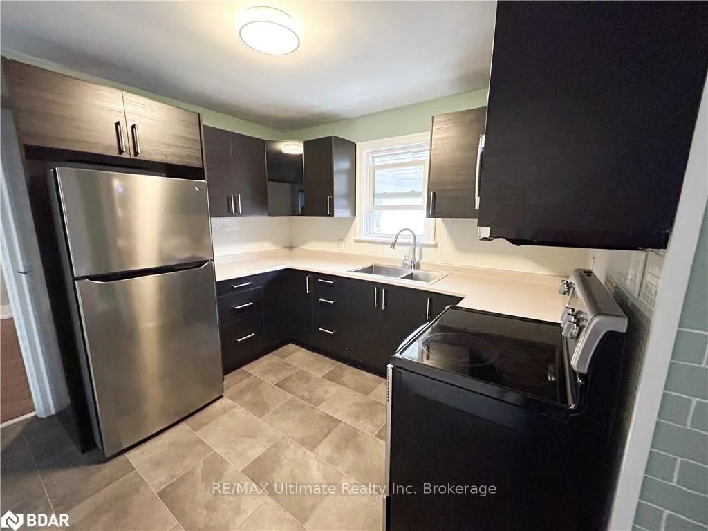 205 INNISFIL Street, Barrie, ON L4N 3E9