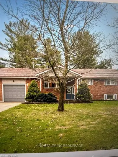 Detached in Wasaga Beach