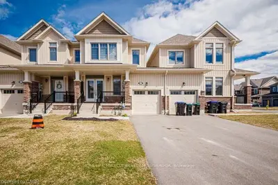 27 Albany Street, Collingwood, On L9y 3w8