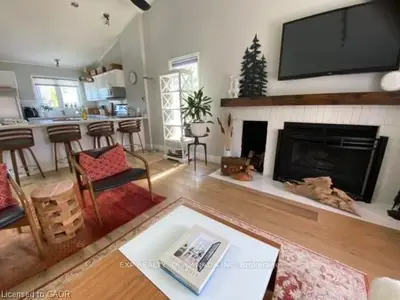 Condo Townhouse in Collingwood