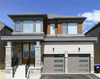 Detached in Wasaga Beach