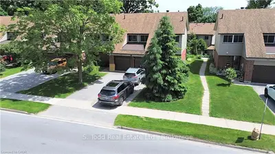 Condo Townhouse in Orillia