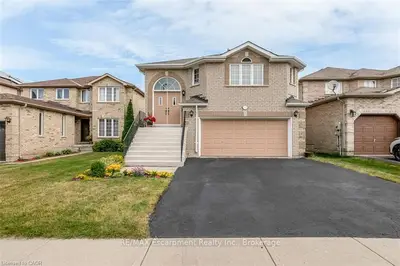 120 Country Lane, Barrie, On L4n 0n2