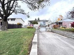 141 Gunn Street Lower, Barrie, ON L4M 2H6