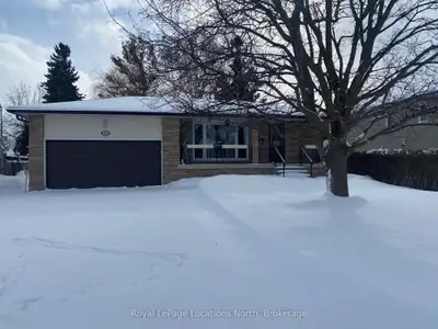 Detached in Clearview