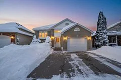 60 LEGGOTT Avenue, Barrie, ON L4N 8B1