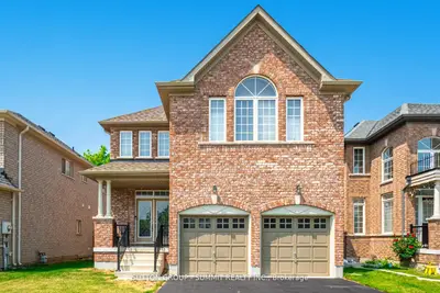 Detached in Barrie
