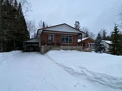 40 59th Street S Lower, Wasaga Beach, ON L9Z 1V8
