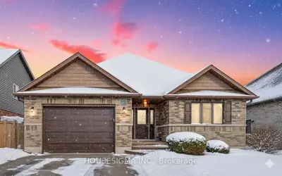 27 Portland Street, Collingwood, On L9y 0w9