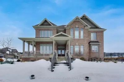 119 Victoria Wood Avenue, Springwater, ON L9X 1Z8
