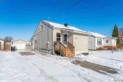 Detached in Midland