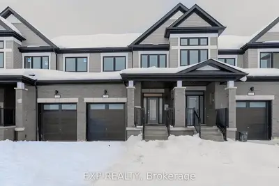 Att/Row/Townhouse in Barrie