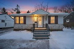 8 Newton Street, Barrie, ON L4M 3N3