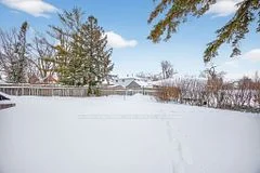 15 Curtiss Court, Barrie, ON L4M 2M6