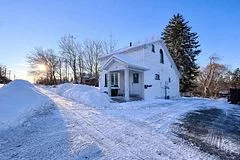 32 Penetang Street 2, Barrie, ON L4M 1V6