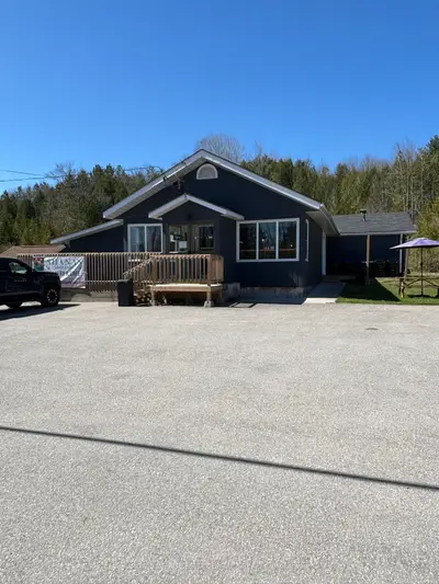 14558 12 Highway, Tay, On L0k 2a0
