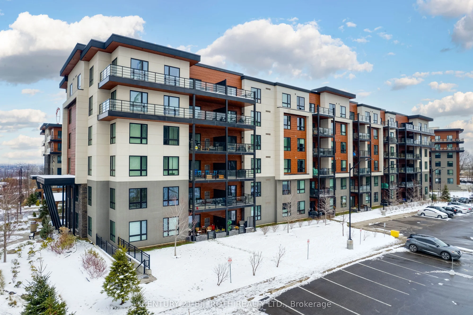306 ESSA Road 605, Barrie, ON L9J 0H5