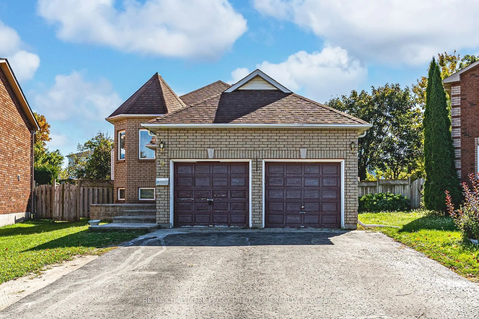 9 Kestrel Court Upper, Barrie, ON L4M 6P6